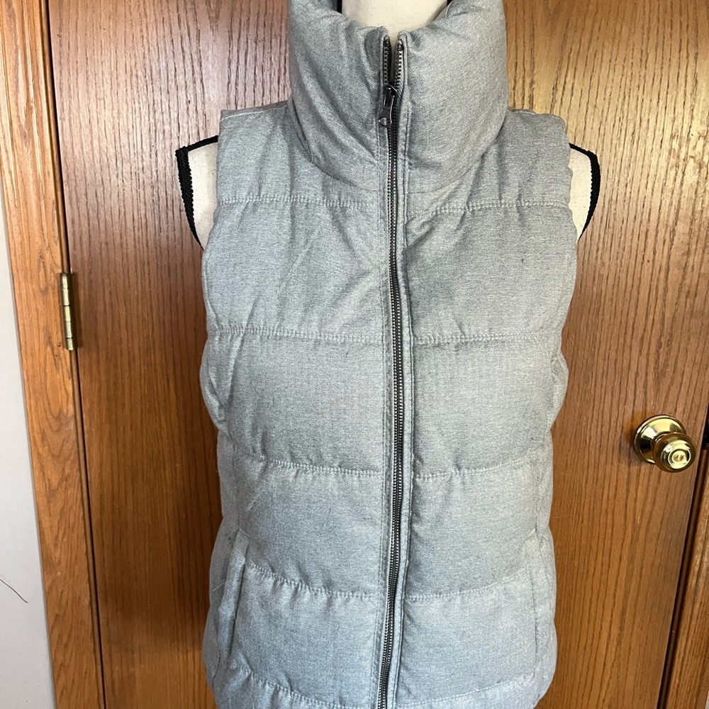Women’s Old Navy Gray Puffer Vest